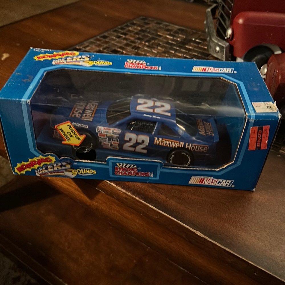 Maxwell house number 22 die cast 1:24 scale new in box